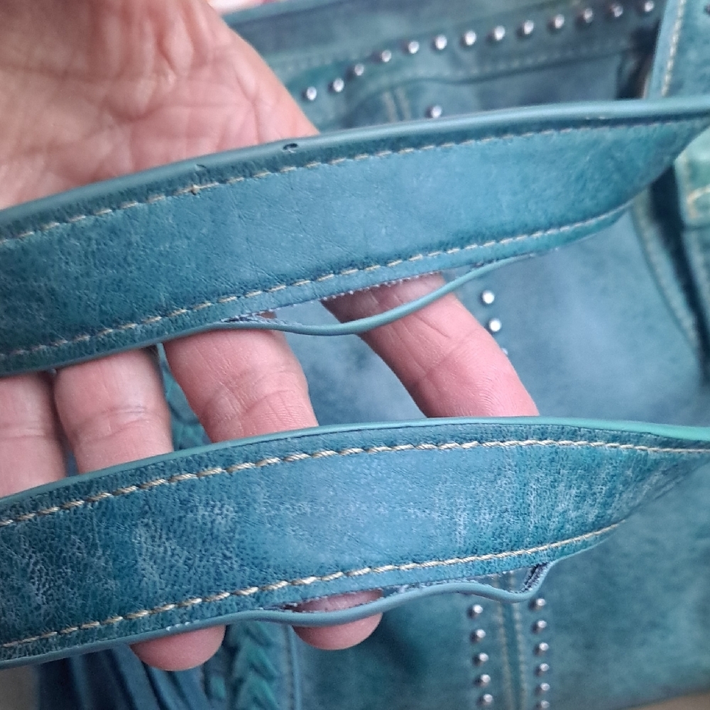 Blue Fringe Shoulder Bag with Suede Texture - Picture 4 of 10